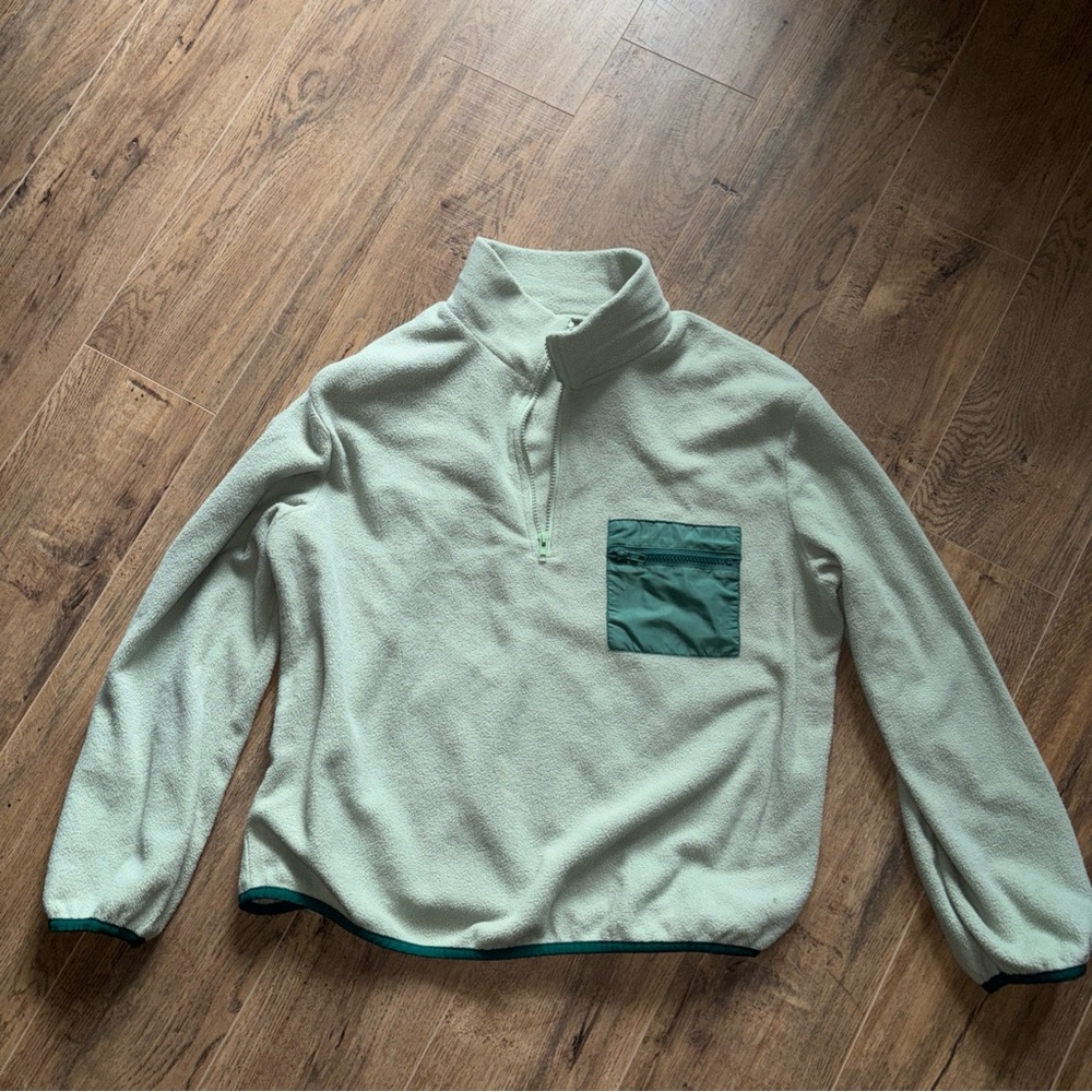 Women’s 2 time Green Fleece Sweater size medium pullover